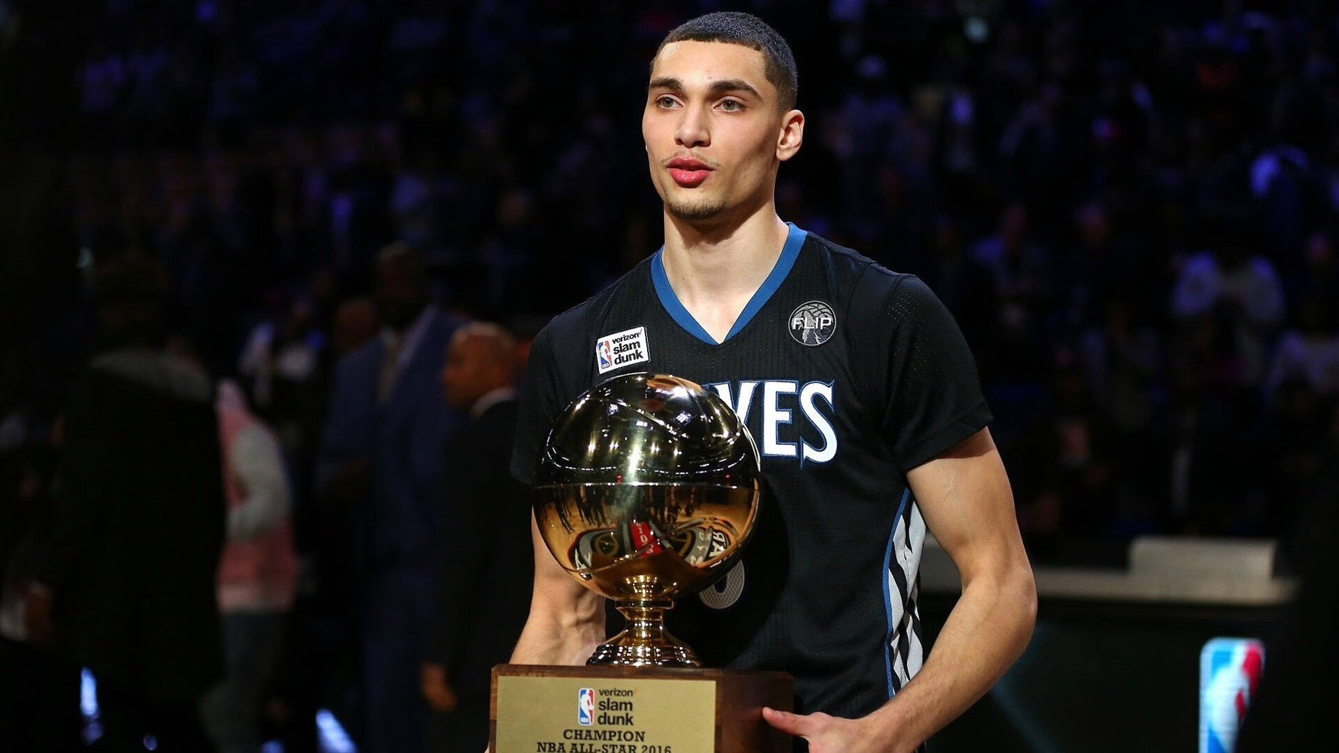 开云APP-斯塔克斯创纪录助球队夺冠希望,斯塔克斯集锦