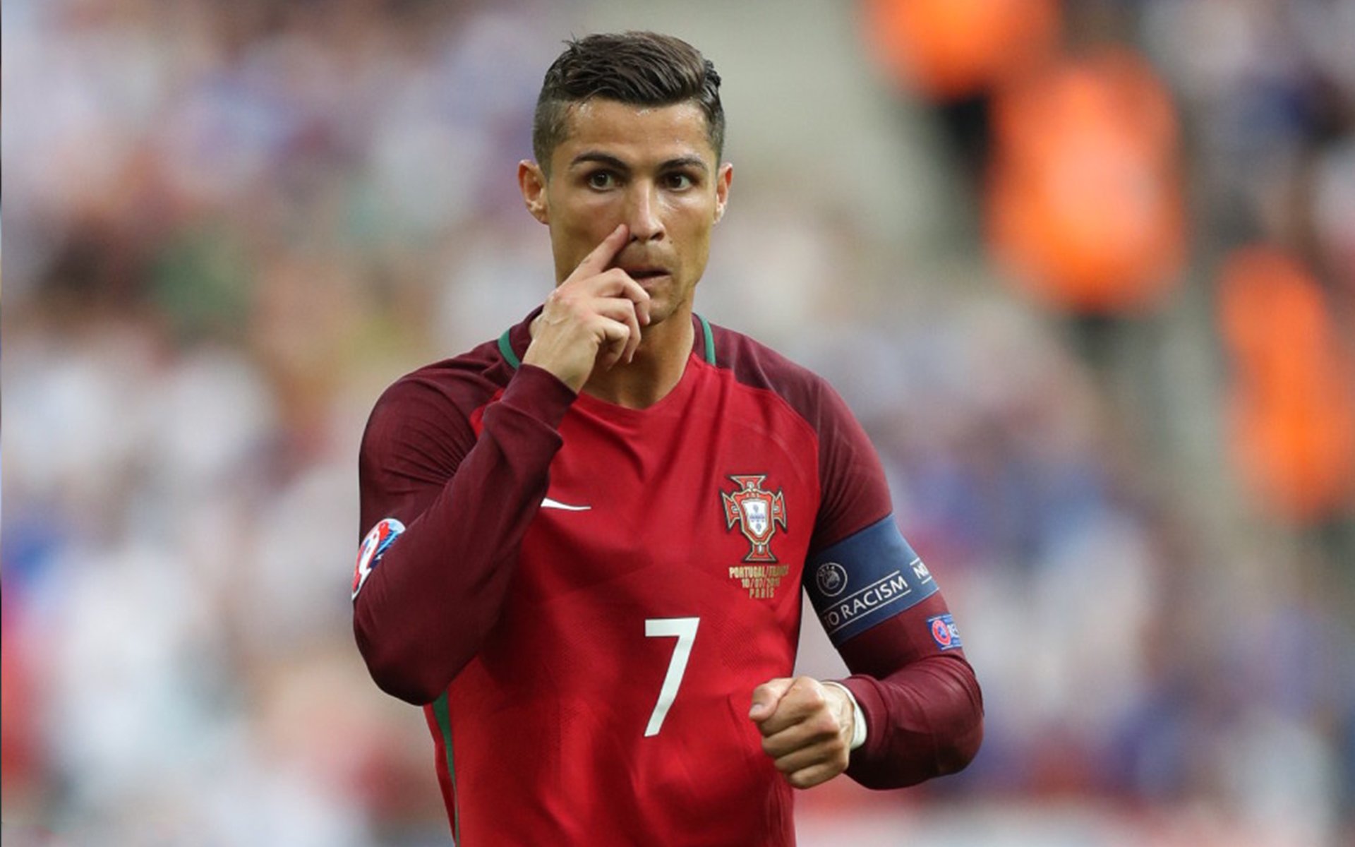 开云平台-球迷“疯狂打call”背后的文化现象探讨,球迷文化什么意思